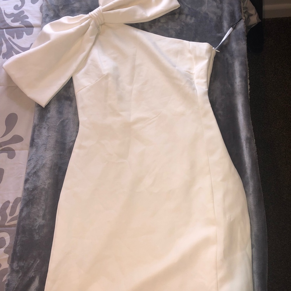 White bow shoulder dress